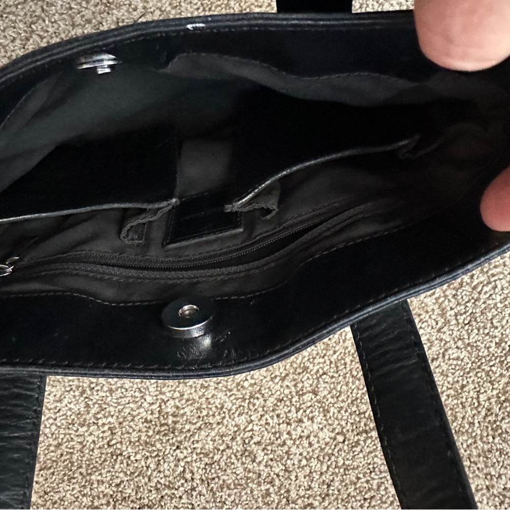 Cole Haan black vintage leather bag. - Picture 8 of 8